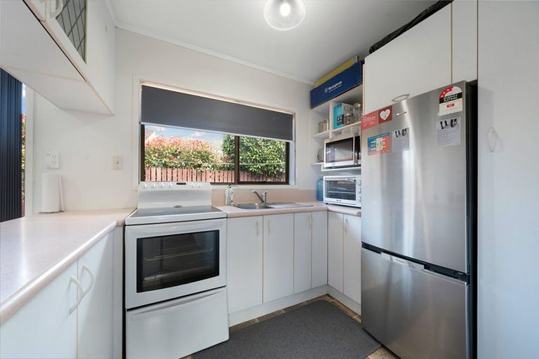 Photo of property in 2/2 Vodanovich Road, Te Atatu South, Auckland, 0610