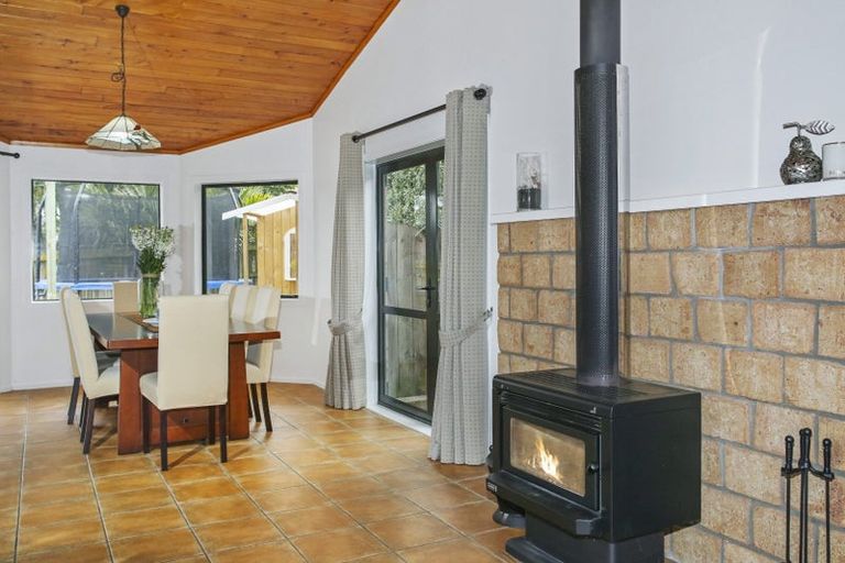 Photo of property in 4 Vela Place, Clarks Beach, 2122