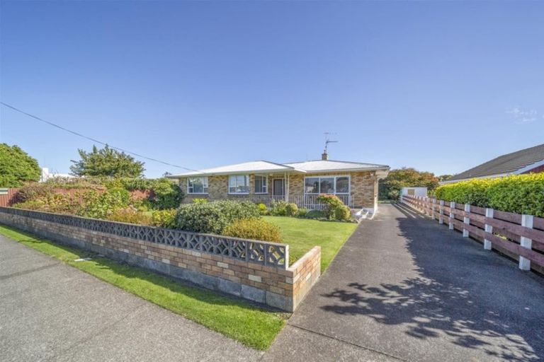 Photo of property in 93 Waihi Road, Hawera, 4610