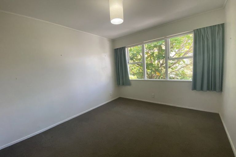 Photo of property in 83 Sunset Road, Totara Vale, Auckland, 0632