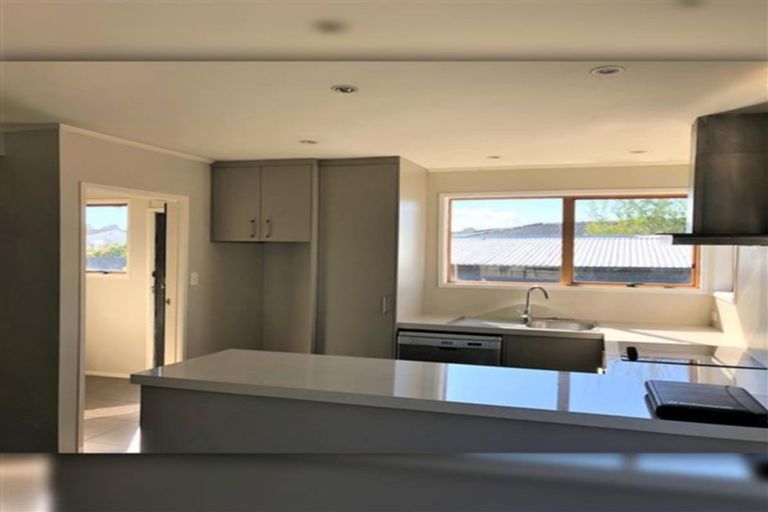 Photo of property in 7 Fiesta Drive, Half Moon Bay, Auckland, 2012