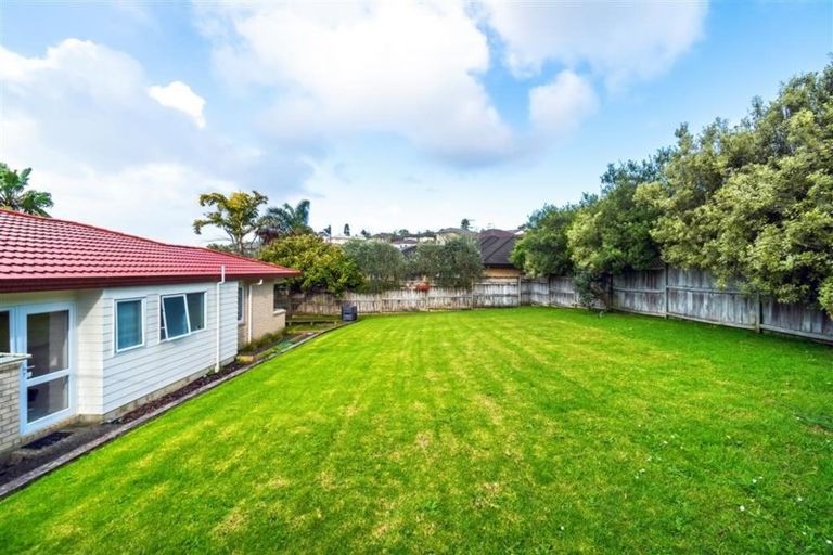 Photo of property in 48 Hogarth Rise, West Harbour, Auckland, 0618