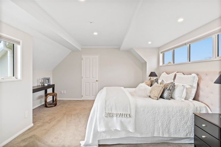 Photo of property in 43 Memorial Avenue, Ilam, Christchurch, 8053