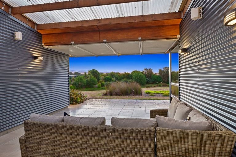 Photo of property in 40 Raukawa Road, Peka Peka, Waikanae, 5391