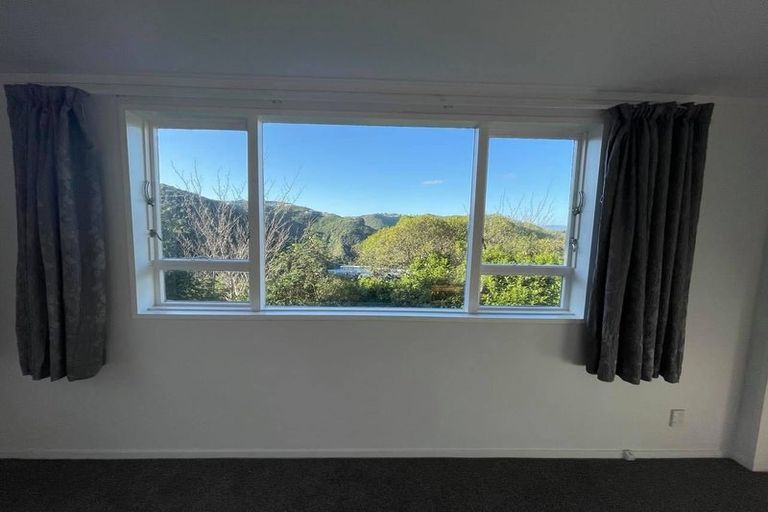 Photo of property in 6b Narbada Crescent, Khandallah, Wellington, 6035