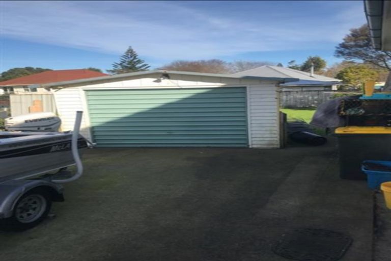 Photo of property in 15 Budleigh Street, Frankleigh Park, New Plymouth, 4310