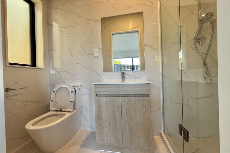 Photo of property in 86c Harrington Road, Henderson, Auckland, 0610