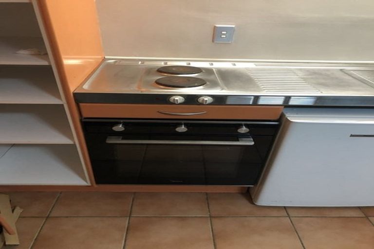 Photo of property in 10/52 Russell Terrace, Berhampore, Wellington, 6023