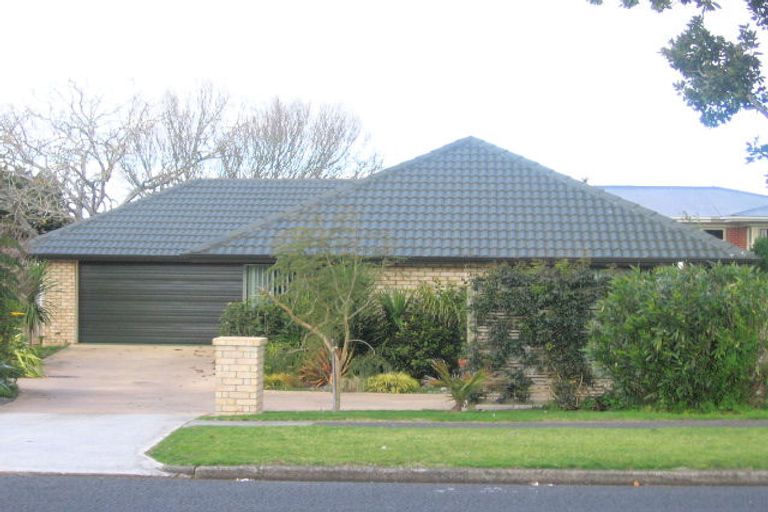 Photo of property in 8c Youngs Road, Papakura, 2110