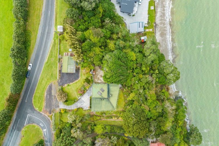 Photo of property in 30 Manganese Point Road, Tamaterau, Whangarei, 0174