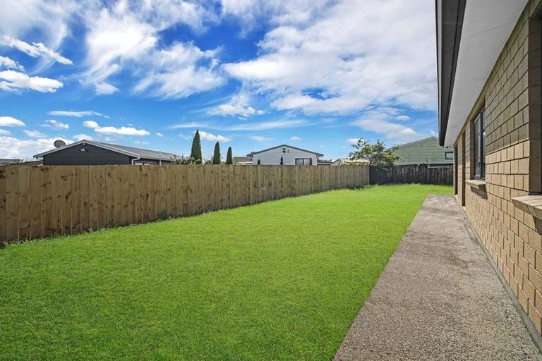 Photo of property in 1/25 Kennington Drive, Clendon Park, Auckland, 2103