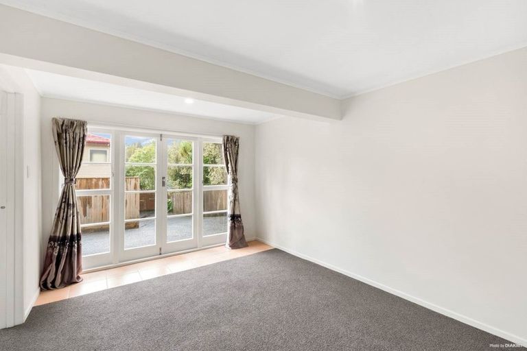 Photo of property in 1/56 Archers Road, Glenfield, Auckland, 0629