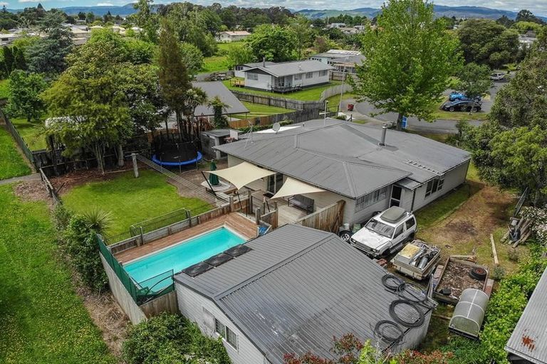 Photo of property in 14 Luke Place, Fairy Springs, Rotorua, 3015
