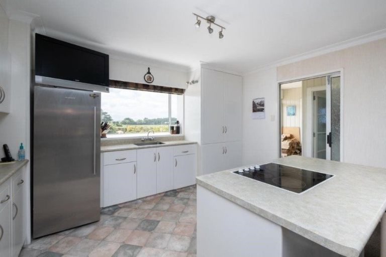 Photo of property in 24 High Street South, Eltham, 4322