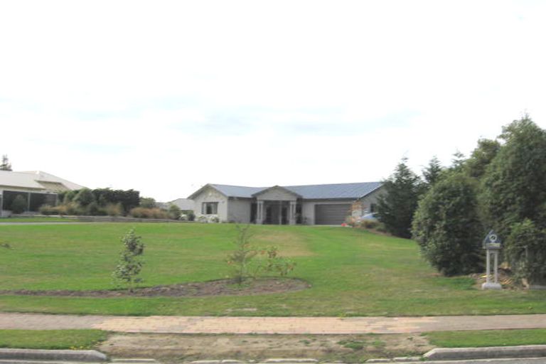 Photo of property in 16 Grove Avenue, Weston, Oamaru, 9401