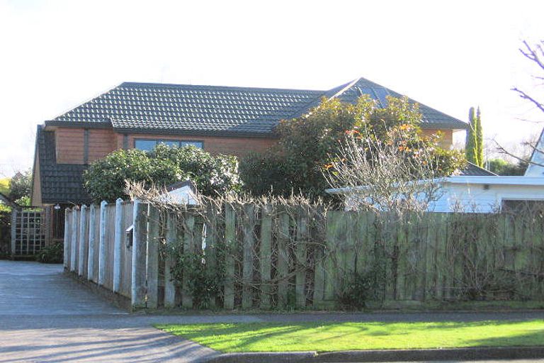 Photo of property in 8 Centennial Drive, Hokowhitu, Palmerston North, 4410