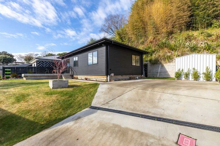 Photo of property in 23d Heta Road, Highlands Park, New Plymouth, 4312