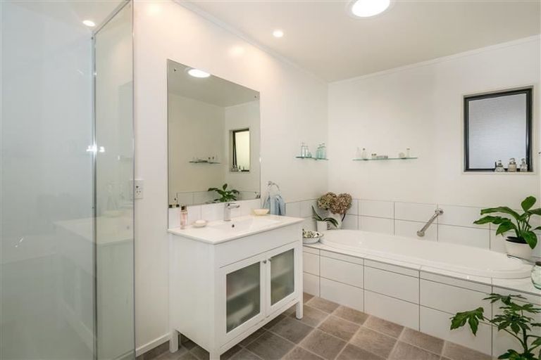 Photo of property in 15 Ward Street, Springlands, Blenheim, 7201