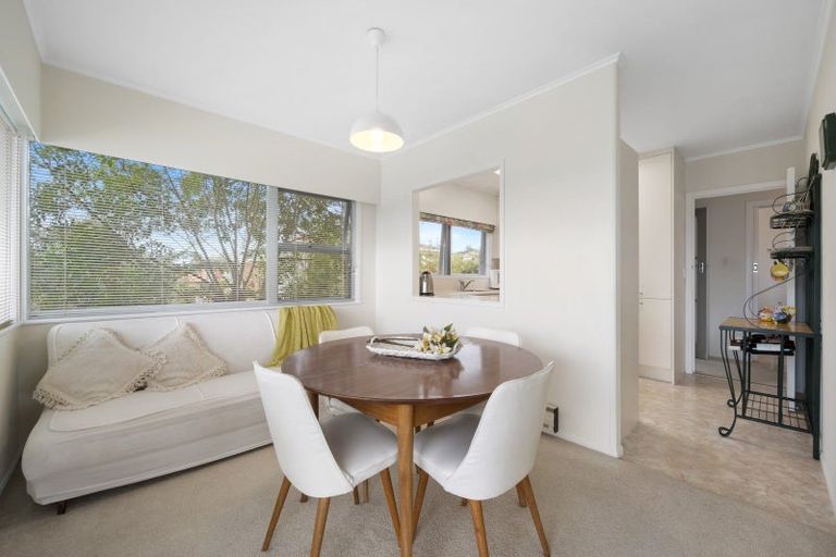 Photo of property in 125 Reeves Road, Pakuranga Heights, Auckland, 2010