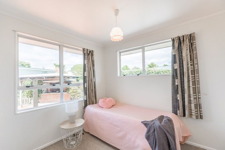 Photo of property in 5 Sharda Grove, Paraparaumu Beach, Paraparaumu, 5032