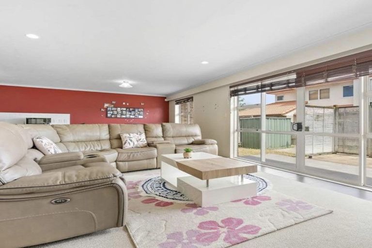 Photo of property in 4 Lime Crescent, Papakura, 2110