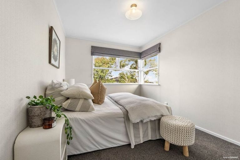 Photo of property in 11 Grimshaw Place, Henderson, Auckland, 0612