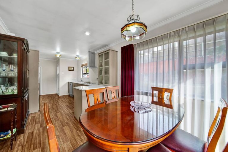 Photo of property in 32 Beaumont Crescent, Frankleigh Park, New Plymouth, 4310