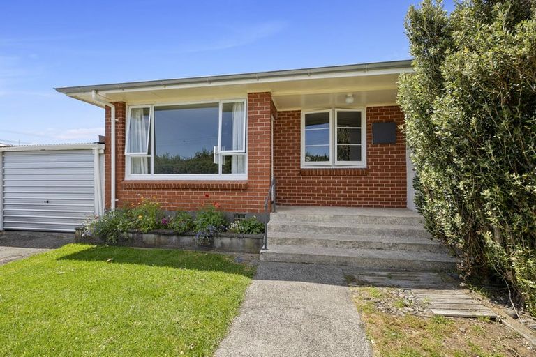 Photo of property in 2/290 Carrington Street, Vogeltown, New Plymouth, 4310