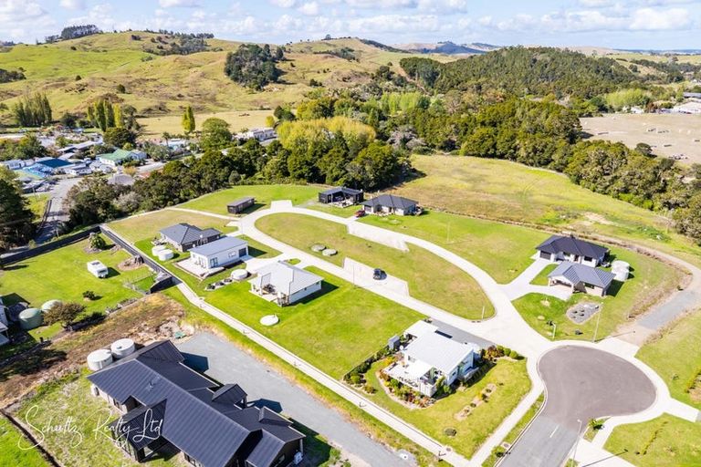 Photo of property in 3 Manaaki Circle, Paparoa, 0571