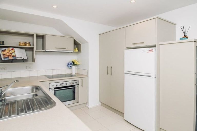 Photo of property in Coromandel Heights, 3/111 Coromandel Street, Newtown, Wellington, 6021