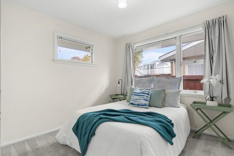 Photo of property in 42 Grahams Road, Ilam, Christchurch, 8041