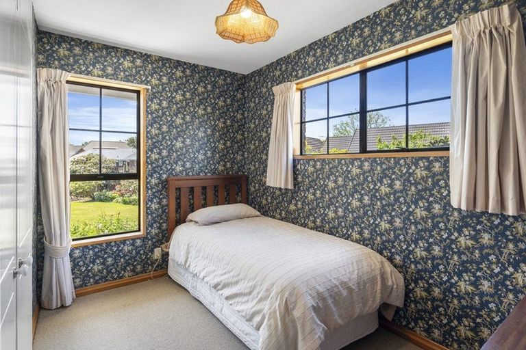 Photo of property in 19b Kingham Place, Avonhead, Christchurch, 8042