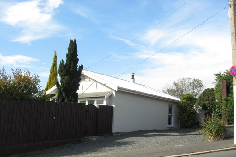 Photo of property in 19 Middleton Road, Kew, Dunedin, 9012