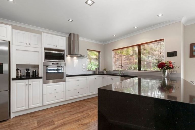 Photo of property in 6a Manuwai Road, Torbay, Auckland, 0630