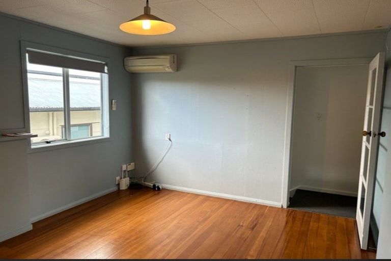 Photo of property in 10 Wallis Street, Raglan, 3225