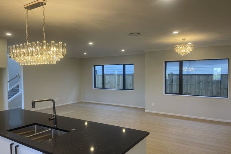 Photo of property in 2 Horsefields Drive, Flat Bush, Auckland, 2019