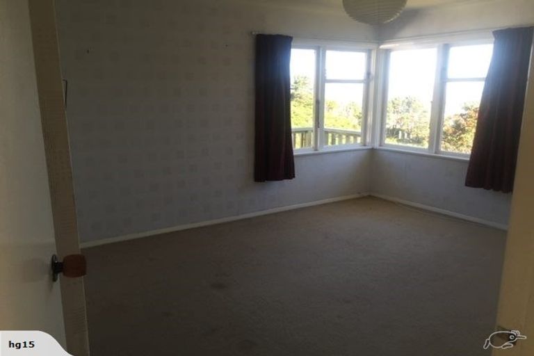 Photo of property in 6 Middlesex Place, Northland, Wellington, 6012