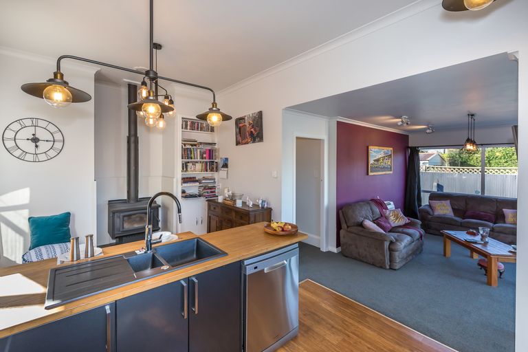 Photo of property in 55 Blake Street, New Brighton, Christchurch, 8061