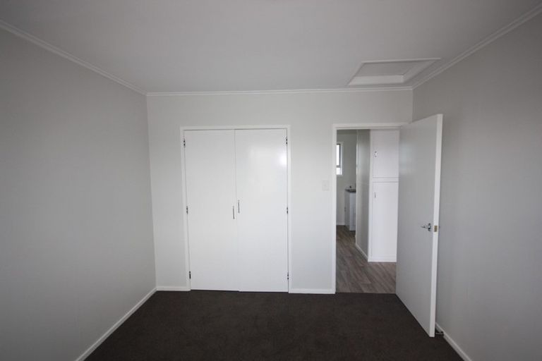 Photo of property in 64a Clayburn Road, Glen Eden, Auckland, 0602