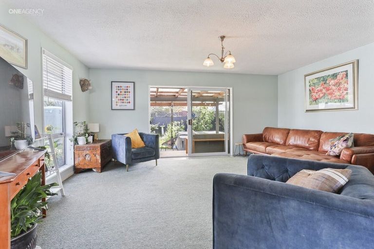 Photo of property in 102b West Belt, Rangiora, 7400