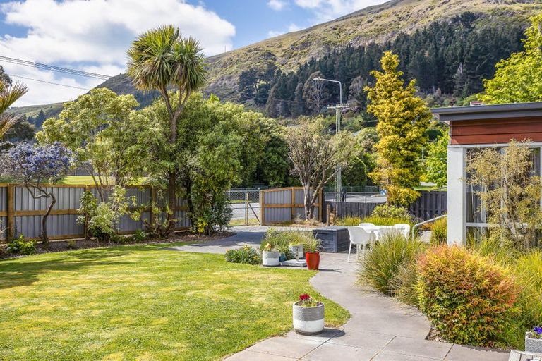 Photo of property in 1/3 Sumnervale Drive, Sumner, Christchurch, 8081