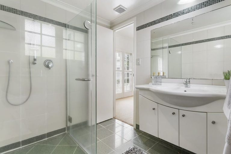 Photo of property in 232 Lake Road, Hauraki, Auckland, 0622