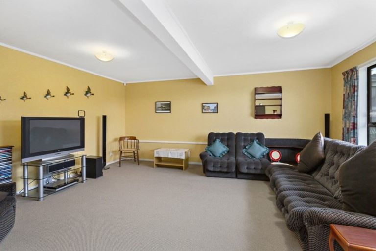 Photo of property in 51 Woodman Drive, Tawa, Wellington, 5028