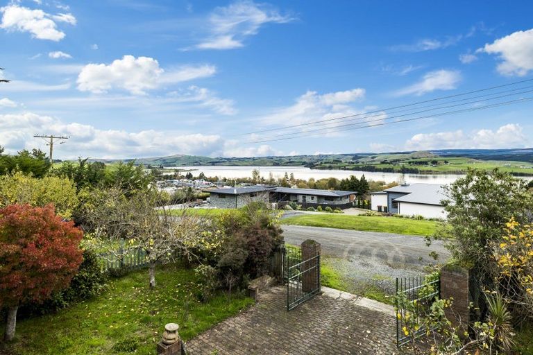 Photo of property in 10 Gull Street, Waihola, Milton, 9073