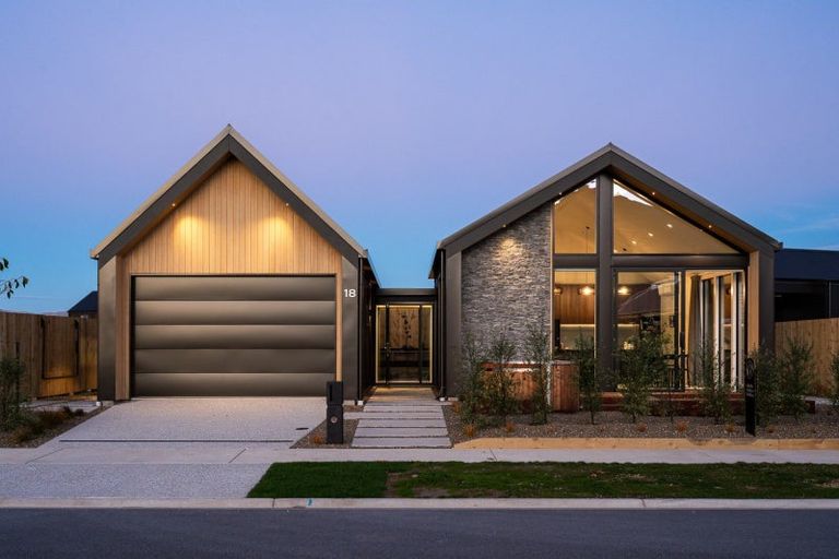 Photo of property in 18 Mason Street, Wanaka, 9305