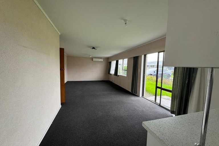 Photo of property in 2/69 Settlement Road, Papakura, 2110