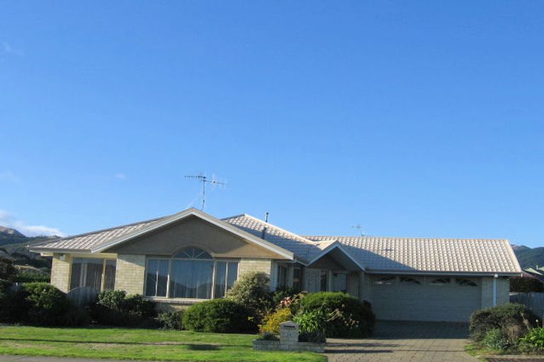 Photo of property in 29 Realm Drive, Paraparaumu, 5032