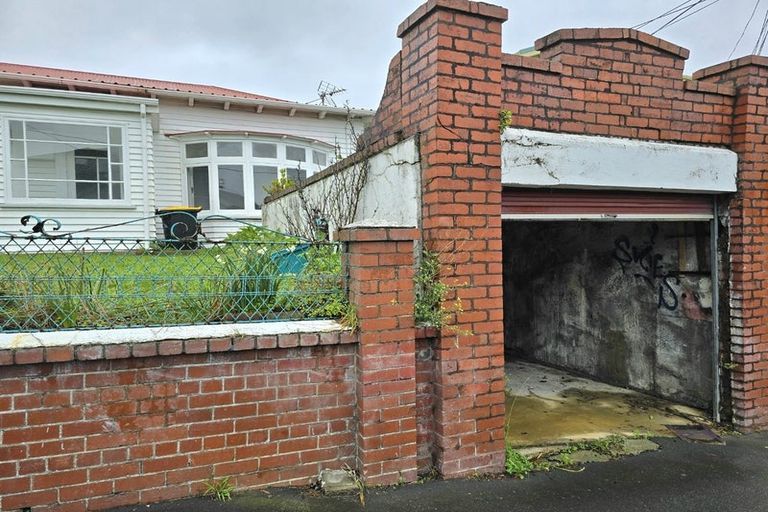 Photo of property in 8 Levy Street, Mount Victoria, Wellington, 6011