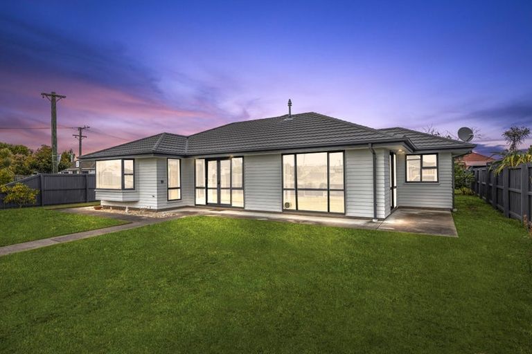 Photo of property in 16 Sandy Avenue, New Brighton, Christchurch, 8083