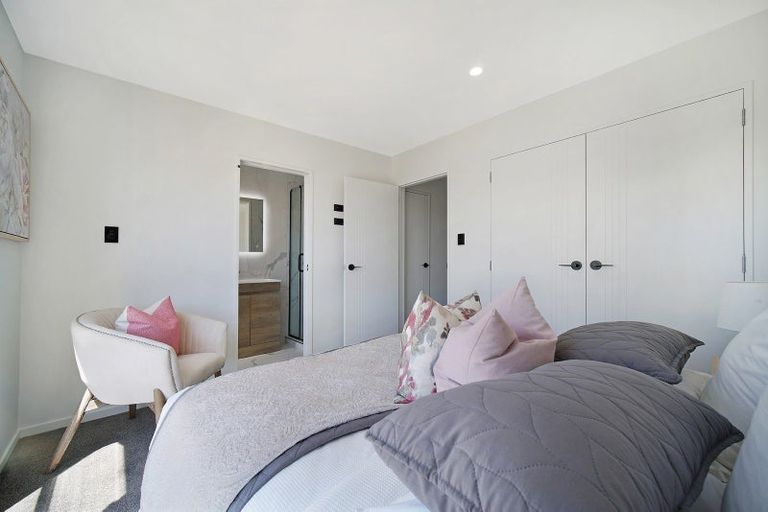 Photo of property in 2/26 Dale Crescent, Pakuranga, Auckland, 2010